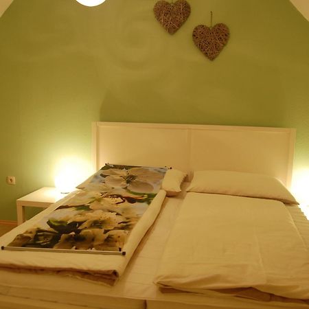 Hofgassl Zentgraf Bed and Breakfast Mörbisch am See Buitenkant foto