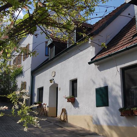 Hofgassl Zentgraf Bed and Breakfast Mörbisch am See Buitenkant foto