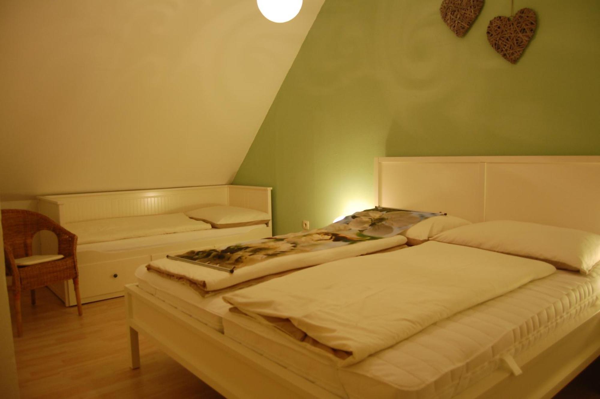 Hofgassl Zentgraf Bed and Breakfast Mörbisch am See Buitenkant foto