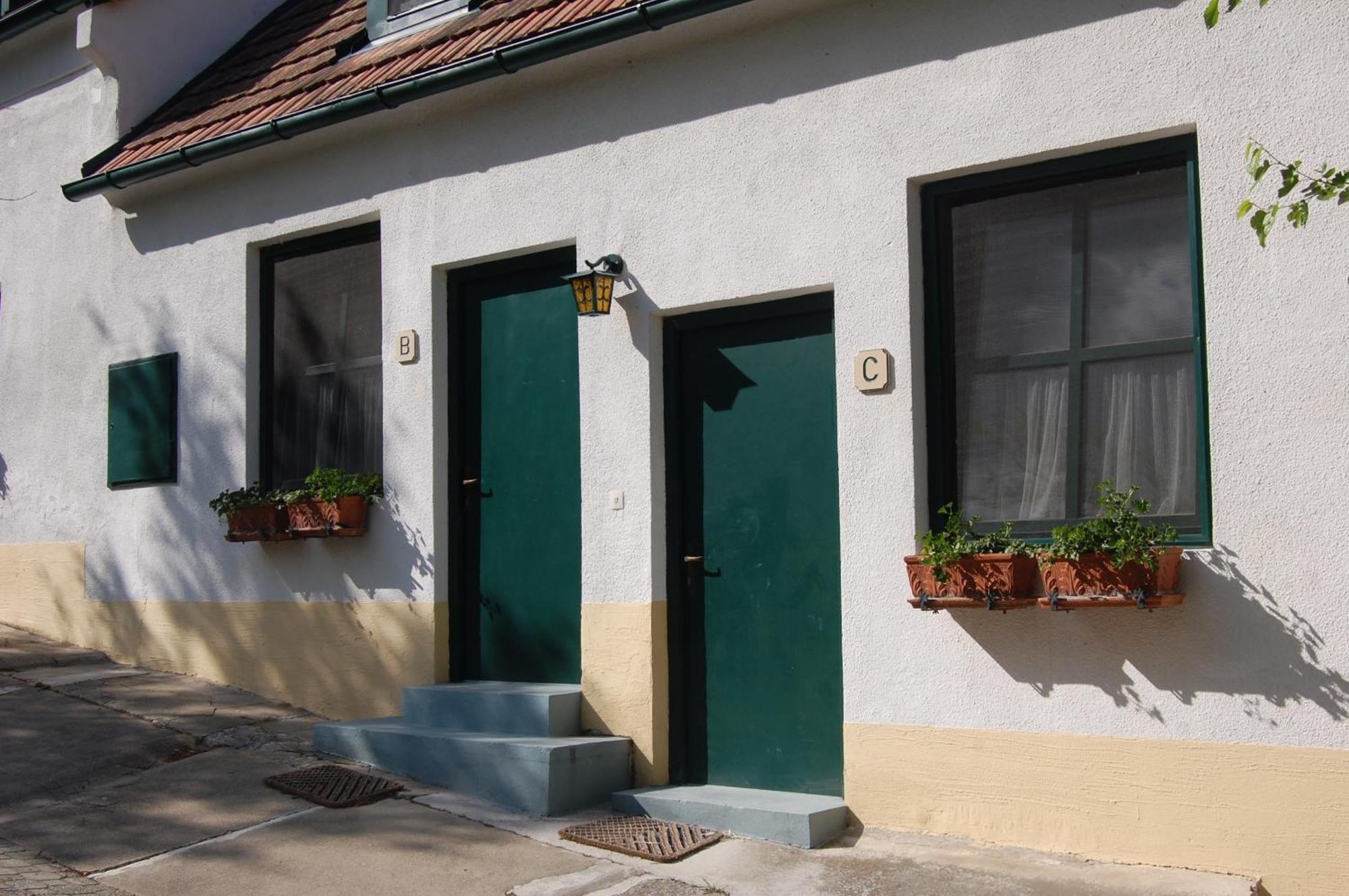 Hofgassl Zentgraf Bed and Breakfast Mörbisch am See Buitenkant foto