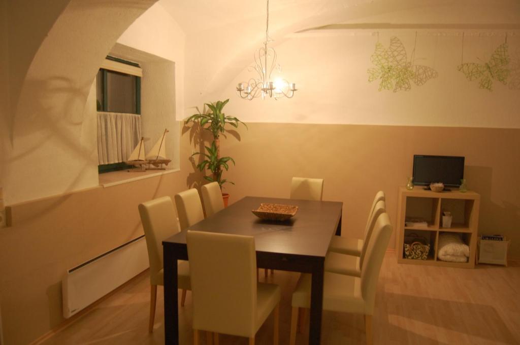 Hofgassl Zentgraf Bed and Breakfast Mörbisch am See Kamer foto